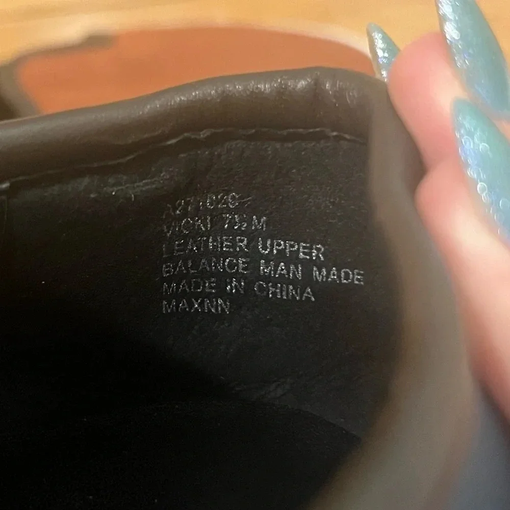 LOGO By LORI GOLDSTEIN Vicki Slip On Leather Sneakers